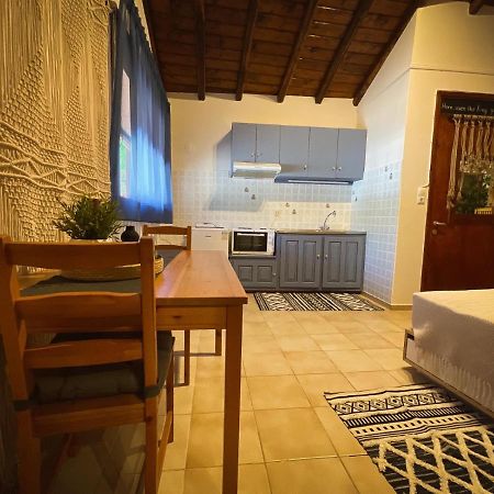 Spitaki Guest House メガリ・アモス エクステリア 写真