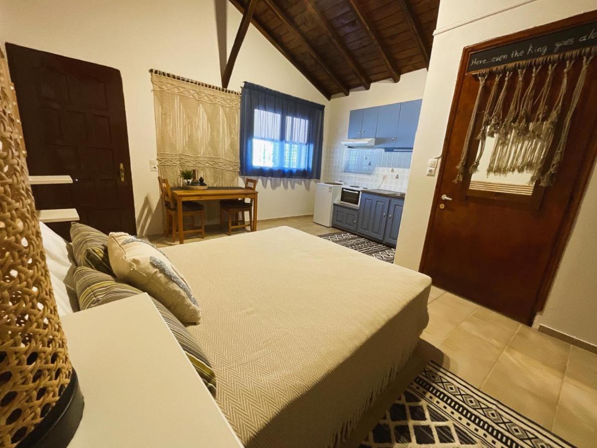 Spitaki Guest House メガリ・アモス エクステリア 写真